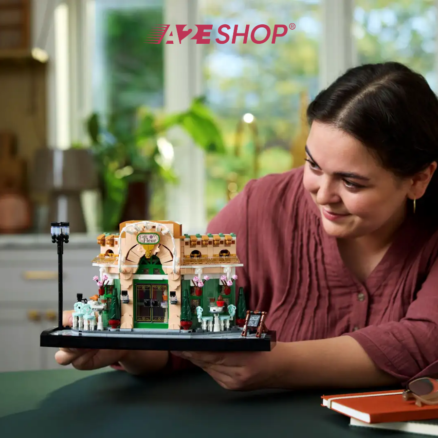 LEGO Icons French Café – Parisian Coffee Shop 3,008 Pieces