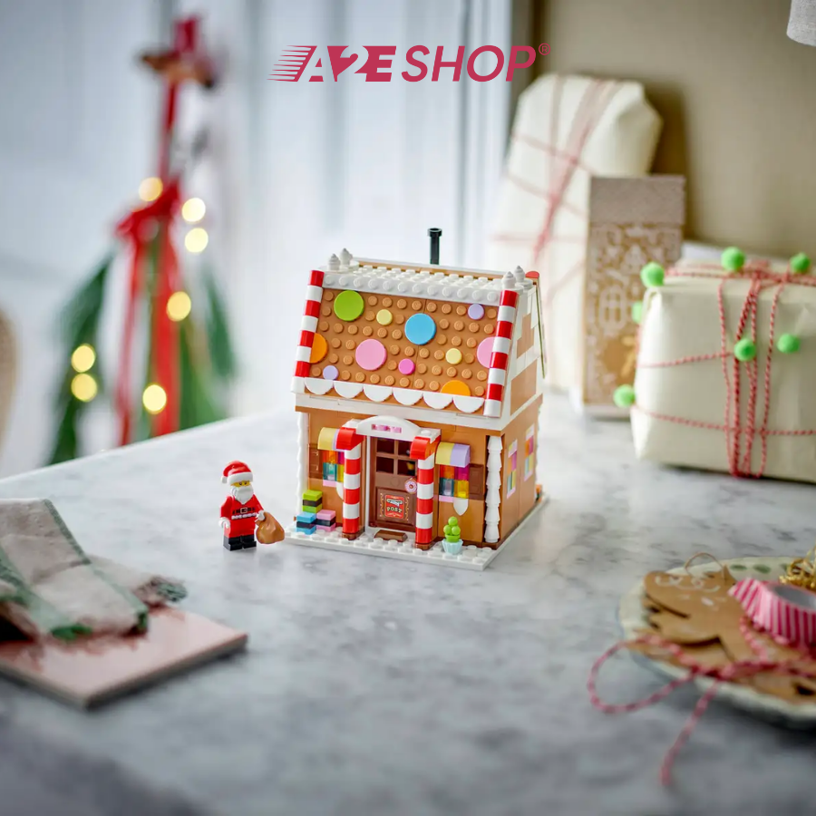LEGO Festive Gingerbread House – Holiday Mini Build (498 Pieces)