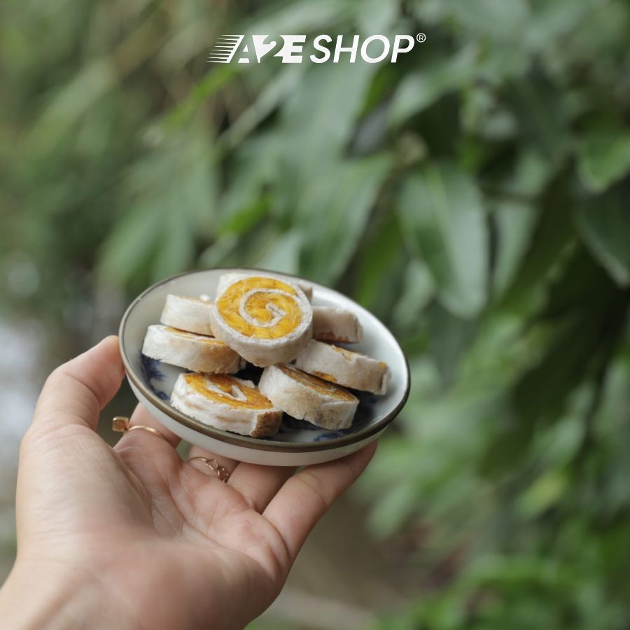Roll Crisp with Different Fruit Fillings  - Tu Bong